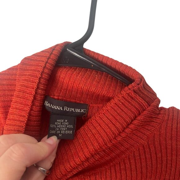 Banana Republic Medium Rust Orange 100% Merino Wool Ribbed Turtle Neck Sweater - Picture 4 of 7